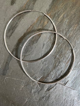Load image into Gallery viewer, Endless Classic Comfort Lightweight 925 Sterling Silver Hoop Earrings